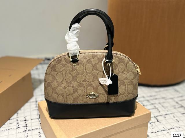 礼盒 蔻驰经典贝壳包包 经典百搭适合夏夭 -可优雅可休闲 -小体积大容量满足日常需求可 尺寸24.18