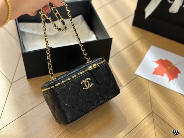 折叠盒 Chanel盒子包 时髦精必备款 超级精致 Size:大号18*10 折叠盒 Chanel盒子包 时髦精必备款 超级精致 Size:大号18*10