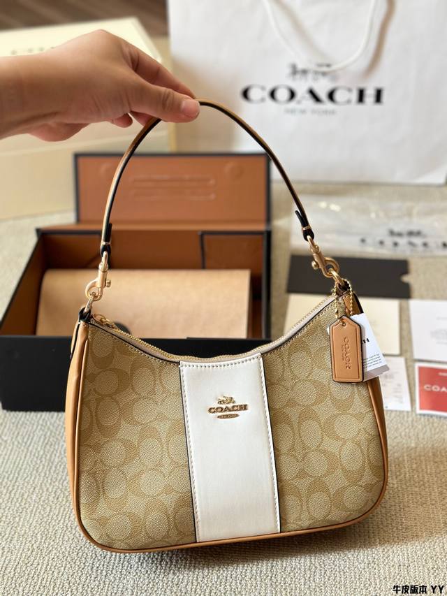 牛皮版本 Coach 大号 Terihobo经典 Coach蔻驰 新品，大号 Teri腋下包系列hobo～大家 很熟悉的 Teri 腋下包，出大号了，基本轮廓还
