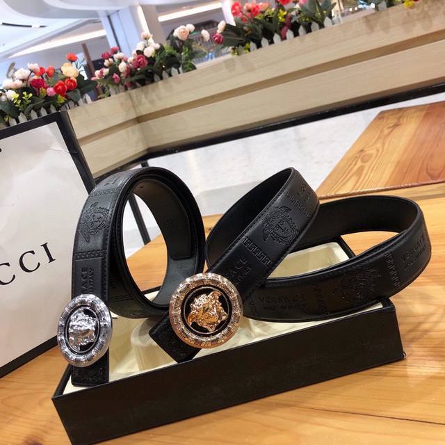 范思哲-纯牛皮 高档货 纹路清晰 手感超好 炸街 宽度:3.8厘米 配套美国simon-全套包装 正品一致的吊牌全套包装 配纸袋 礼品盒 亲们下单一定备注腰围