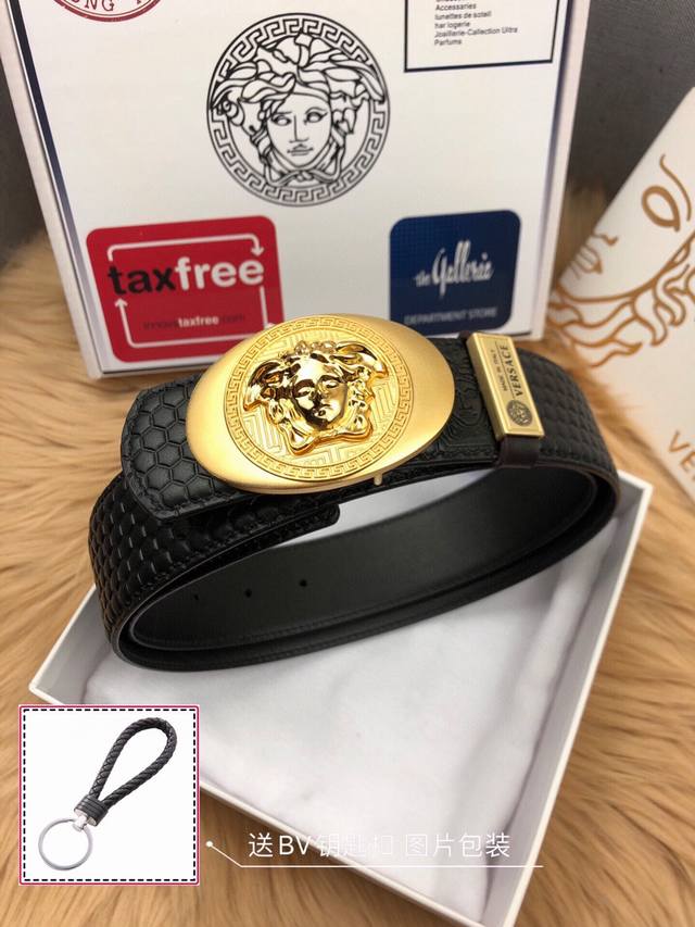 Versace 范思哲 皮带美人头压花牛皮带身,精致五金扣头做工精细,奢华高贵款式,结实的皮带,腰带可搭配从西裤到休闲装各种服饰。宽度:3.8Cm-精磨细打-做 Versace 范思哲 皮带美人头压花牛皮带身,精致五金扣头做工精细,奢华高贵款式,结实的皮带,腰带可搭配从西裤到休闲装各种服饰。宽度:3.8Cm-精磨细打-做