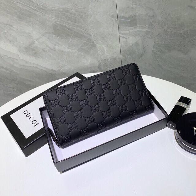 颜色 黑尺寸 20X10古奇爆款磨砂牛皮专柜同步,永不过时经典顶级原版磨砂牛皮高端品质精致车线做工值得拥有 颜色 黑尺寸 20X10古奇爆款磨砂牛皮专柜同步,永不过时经典顶级原版磨砂牛皮高端品质精致车线做工值得拥有