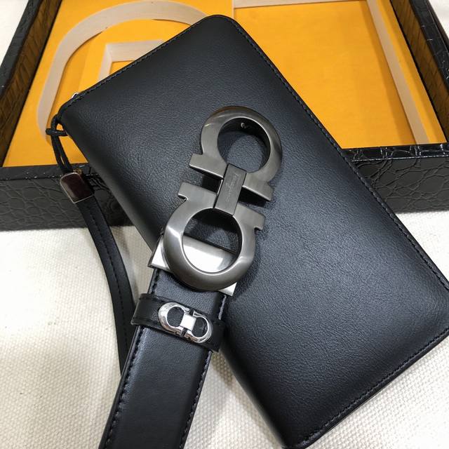 Made In Italy 批 配图片木盒 品牌:菲拉格幕 皮带+钱包套装 扣头材质:双色纯钢扣 带身材质正面:产地意大利35Mm宽度头层平纹牛皮双面可用,头层 Made In Italy 批 配图片木盒 品牌:菲拉格幕 皮带+钱包套装 扣头材质:双色纯钢扣 带身材质正面:产地意大利35Mm宽度头层平纹牛皮双面可用,头层