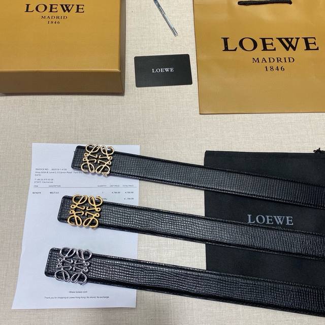 品牌:罗意威loewe。 仿铜扣 等级:原单私货.头层牛皮黑底,专柜售、堪比正品!油边精致 电脑车线 手感柔软.实物拍摄无修饰 上身效果超好、长度不可裁剪.配专 品牌:罗意威loewe。 仿铜扣 等级:原单私货.头层牛皮黑底,专柜售、堪比正品!油边精致 电脑车线 手感柔软.实物拍摄无修饰 上身效果超好、长度不可裁剪.配专