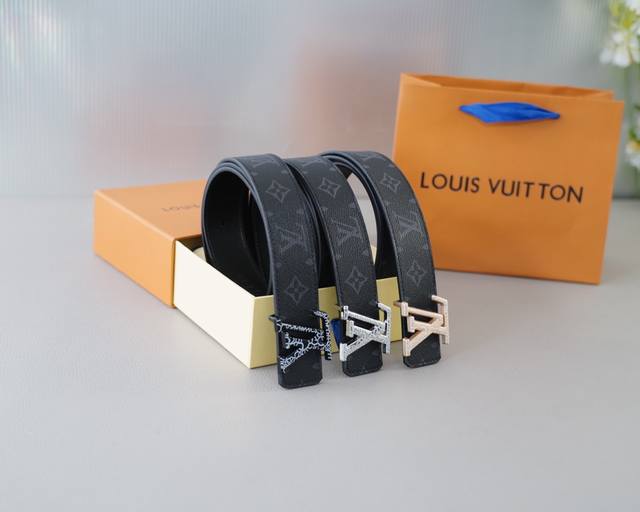路易威登 高版本 腰带 全球轰抢单品 原单小牛皮制作 非市面普通货 低调奢华 日常又时髦 顶级五金 配礼盒 纸袋包装等..