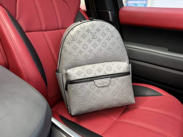 高端货 新款 “Louis Vuitton 路易威登”双肩包 M22545 Louis Vuitton Discovery 图案压花拉链开合 帆布拼牛皮 书包背