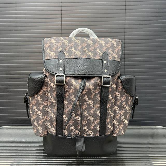 Coach 蔻驰 马车印花双肩包hitch 撞色翻盖抽绳男士背包 经典logo搭配原厂工艺材质 休闲百搭斜挎包 采用精湛镶嵌细工，实物拍摄 原厂原版面料 配送防