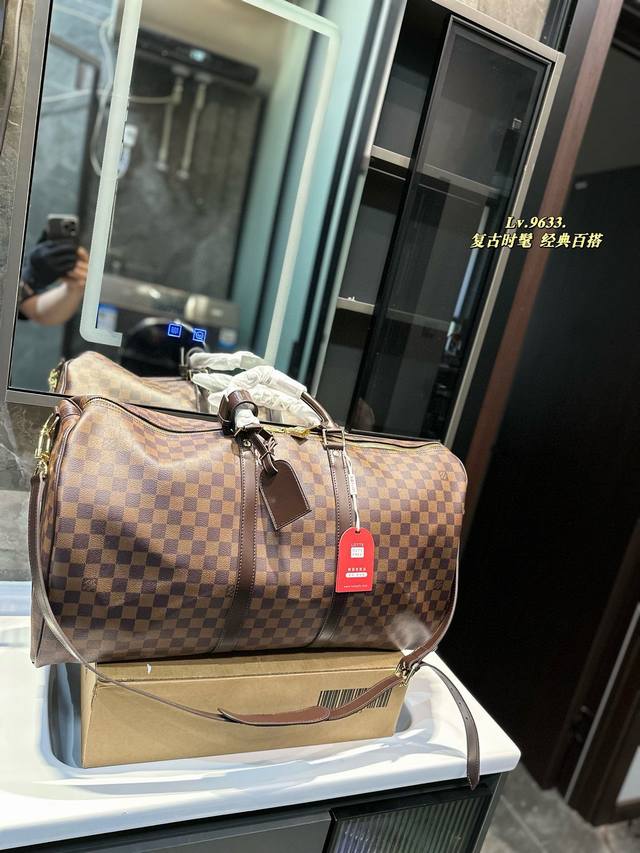 超酷中lv Keepall老花旅行袋 Lvkeepall 出差旅行最常用的一只包 这是超酷的一只包 可以做健身包,也可做旅行袋 容量超级感人非常的实用 出差三四 超酷中lv Keepall老花旅行袋 Lvkeepall 出差旅行最常用的一只包 这是超酷的一只包 可以做健身包,也可做旅行袋 容量超级感人非常的实用 出差三四