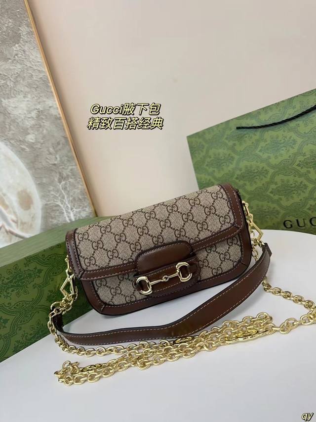 配盒 Gucci 1955新款三合一新包包 Gucci最新款 里面空间也很足 手机也能放进去 这个款是没有皮肩带重点是价格很香!我爱小包包! 尺寸:22*13 配盒 Gucci 1955新款三合一新包包 Gucci最新款 里面空间也很足 手机也能放进去 这个款是没有皮肩带重点是价格很香!我爱小包包! 尺寸:22*13