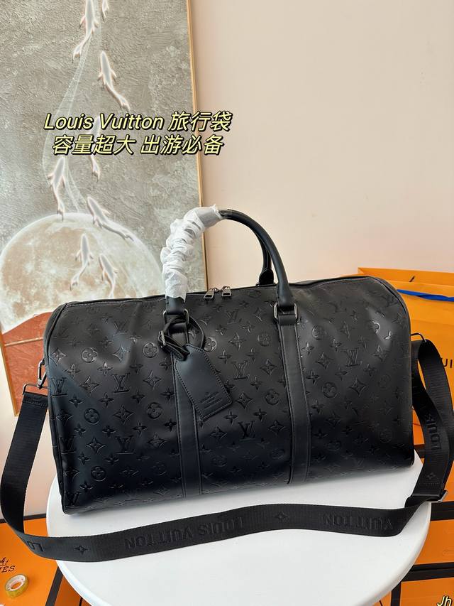 无盒 Lv新品旅行袋 男女通用款 大容量 尺寸45Cm 出差出游 不可缺少哦! 无盒 Lv新品旅行袋 男女通用款 大容量 尺寸45Cm 出差出游 不可缺少哦!