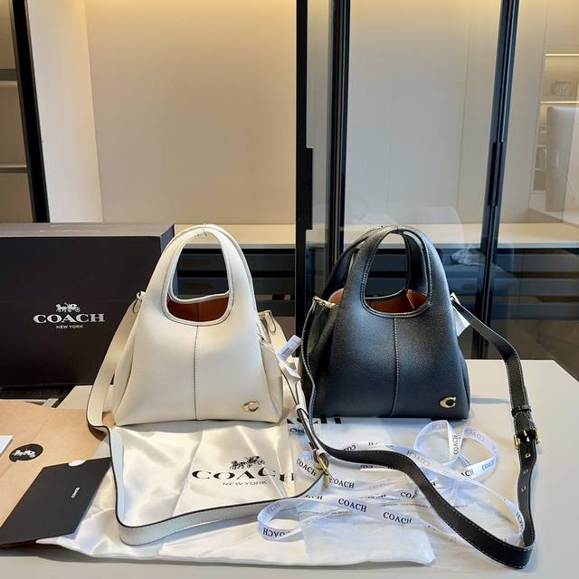 牛皮系列 顶级货全套包装牛皮牛皮coach蔻驰专柜新款lana菜篮子包！Yyds经典永不过时的款式哦！顶级做工！面料采用头层牛皮材质！顶级复刻五金！堪比专柜品质