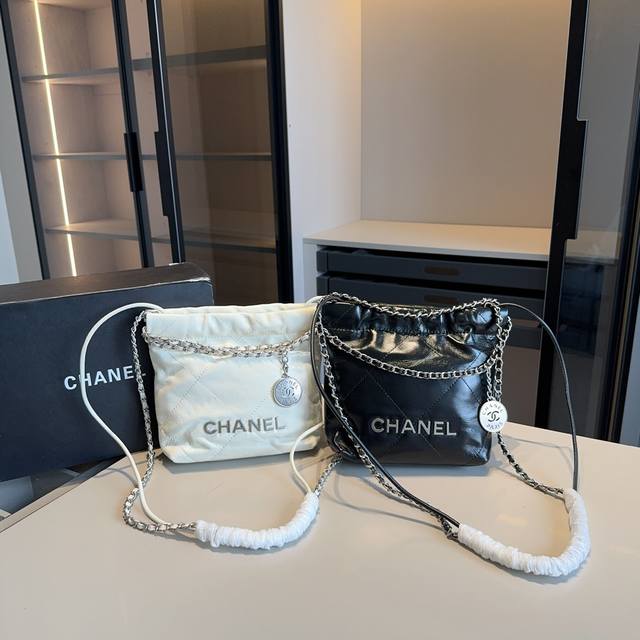 纯皮系列 高端原单chanel香奈儿专柜爆款~银色logo~22Bag迷你垃圾袋小香原版哑光小羊皮面料哦!采用顶级复刻原版五金配件!经典logo!原版做工!皮质 纯皮系列 高端原单chanel香奈儿专柜爆款~银色logo~22Bag迷你垃圾袋小香原版哑光小羊皮面料哦!采用顶级复刻原版五金配件!经典logo!原版做工!皮质