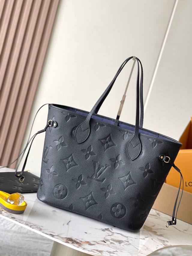 出厂价 特级mb芯片版原厂皮 Neverfull 中号手袋 型号：M45685黑色动态芯片版 材料：A级全钢五金，进口原厂面料 包装：全套原厂免税mb包装 尺寸