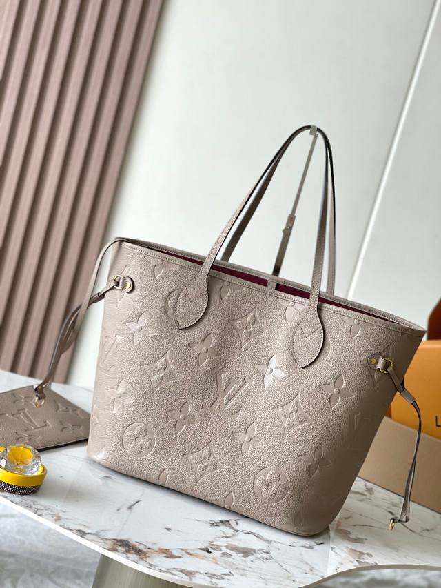 出厂价 特级mb芯片版原厂皮 Neverfull 中号手袋 型号：M45686大象灰动态芯片版 材料：A级全钢五金，进口原厂面料 包装：全套原厂免税mb包装 尺