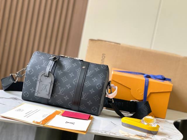 出厂价 特级mb原厂皮 City Keepall 手袋 型号：M45936芯片版 材料：A+级全钢五金，进口原厂皮 包装：全套特级免税mb包装 尺寸：27X17