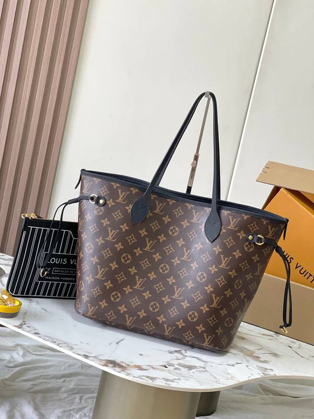 特级mb芯片版原厂皮 Neverfull Inside Out中号手袋本季演绎经典设计的双面版本， 型号：M11946黑色动态芯片版 材料：A级全钢五金，进口原