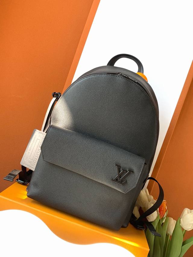 Lv Aerogram 双肩包 特级加强版 型号： M57079 皮料： 是意大利a级皮料 五金： 采用进口a级全钢五金 包装： 全套原厂mb包装 尺寸：30.