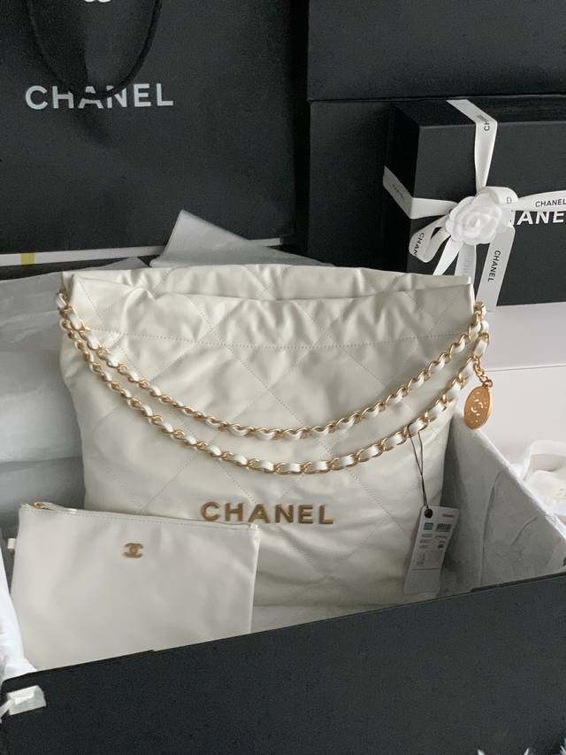 As3260# Chanel 新品 油蜡皮 小胎牛皮 索口购物袋 独家实拍香奈儿链条包 单肩包，秋冬走秀款柔软舒适，品质质量超赞 喜欢的美美抓紧自留啦 搭配冬装