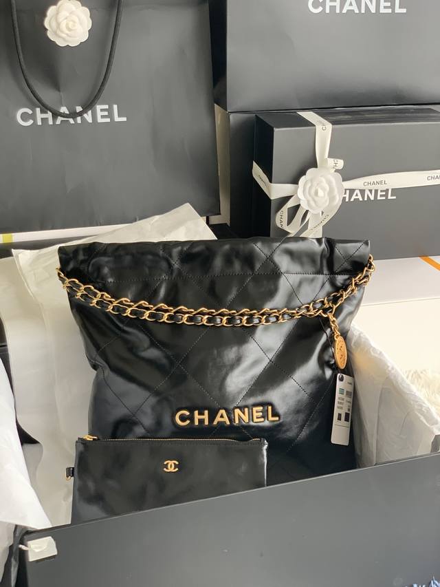 As3260# Chanel 新品 油蜡皮 小胎牛皮 索口购物袋 独家实拍香奈儿链条包 单肩包，秋冬走秀款柔软舒适，品质质量超赞 喜欢的美美抓紧自留啦 搭配冬装