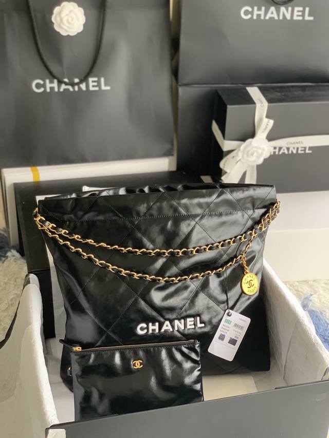 As3261# Chanel 爆款 油蜡皮 小胎牛皮 索口购物袋 独家实拍香奈儿链条包 单肩包，秋冬走秀款柔软舒适，品质质量超赞 喜欢的美美抓紧自留啦 搭配冬装