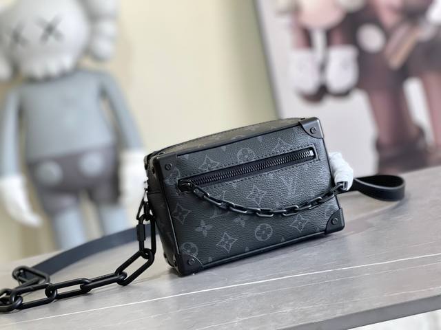 顶级原单 M44 M44735 Virgil Abloh 为 春夏秀场呈现 Mini Soft Trunk 手袋，讲述 Monogram Eclipse 帆布与