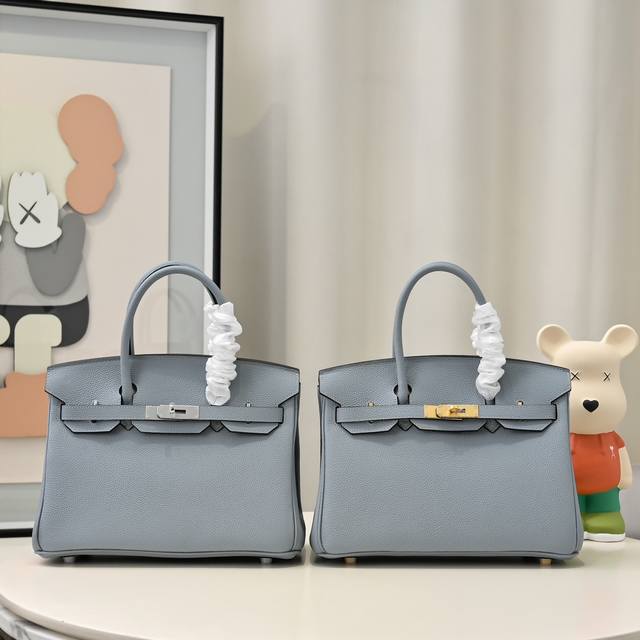 Hermes Bk 爱马仕经典中的经典款 历史悠久 经典美包 爱不释手 外头层小牛荔枝纹 内里羊皮 五金 车线看细节 全球销量已经超过益力多[偷笑][偷笑] 尺