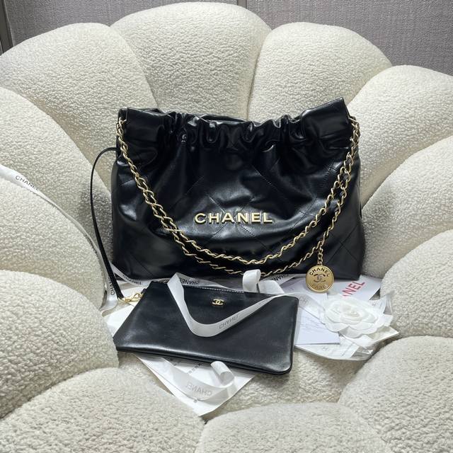 金链！Chane124C横版 垃圾袋 火爆22 Bag购物袋as4486 本季最火最值得入手的系列，它的名字叫22 Bag，小香凡是以数字命名的都必火爆也一定会