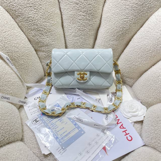 Chane124K 高级感 As5174 腋下包 双c粗链条 羊皮配复古金属 独特的设计风格 更显气质 非常百搭 姐妹们赶紧行动啦 尺寸:13×21×7Cm Chane124K 高级感 As5174 腋下包 双c粗链条 羊皮配复古金属 独特的设计风格 更显气质 非常百搭 姐妹们赶紧行动啦 尺寸:13×21×7Cm