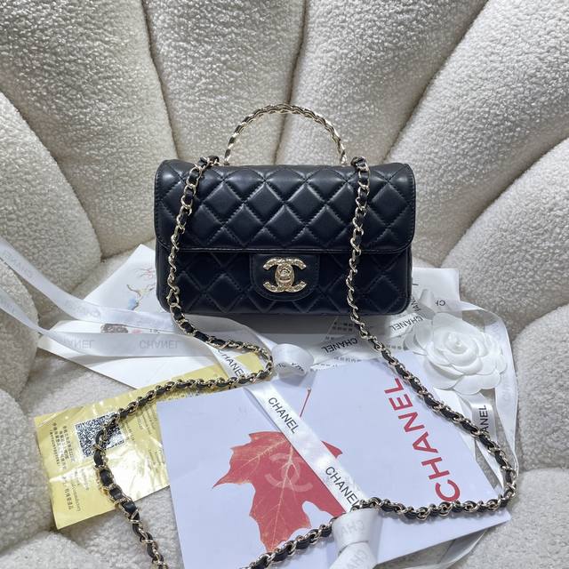 新款现货！！Chane124A Cf Mini 这颜值真滴太美啦 4924 温柔的质感和优雅的设计散发出奢华的气息啦~独特的手柄更显气质 金色的双clogo不仅