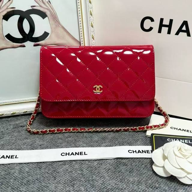 Chanel 原版漆皮小挎包 银扣 进口漆牛皮 型号:33814 尺寸19Cm