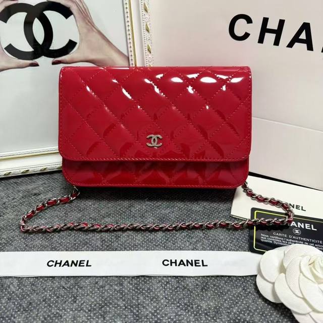 Chanel 原版漆皮小挎包 银扣 进口漆牛皮 型号:33814 尺寸19Cm