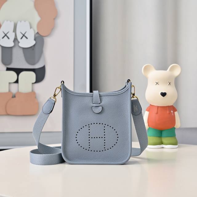 Mini Eveyine ~伊芙琳 自配肩带+Tc小牛皮 五金：金银扣 迷你尺寸：17Cm