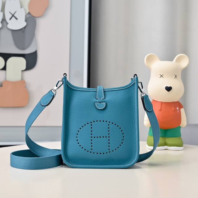 Mini Eveyine ~伊芙琳 自配肩带+Tc小牛皮 五金：金银扣 迷你尺寸：17Cm