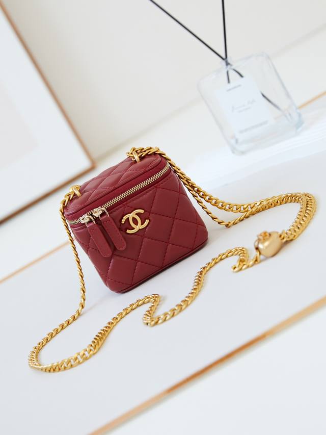 24K 盒子包 羊皮最美爱心调节扣 可调节链条的 采用双c浮雕工艺logo精致绝美 : 款号a P3173 尺寸11-8.5-7 配包装