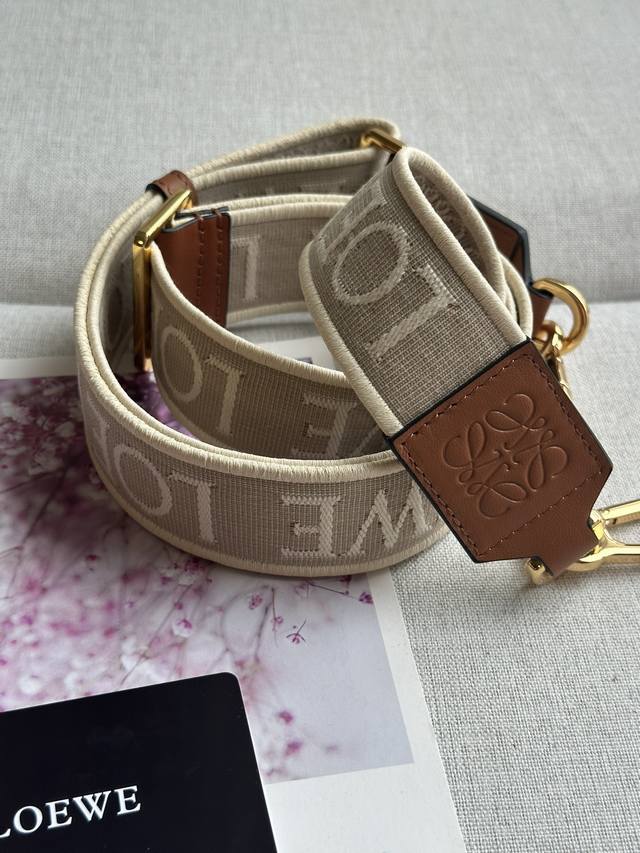 原厂皮 Anagram 提花双面刺绣肩带 No.1667 现货 焦糖新品 肩带长度：1050-40Mm 调节长度