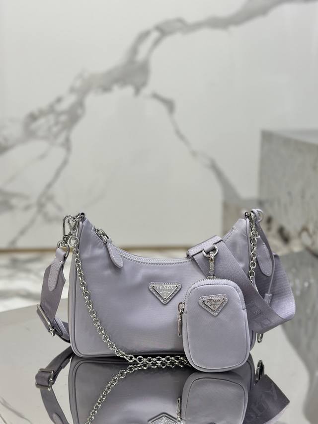 正品级 新版本 Hobo三合一 酷girl出街的王炸单品，更是解锁多种背法！单肩 斜挎 手拎 腋下 腰包随便一刷明星网红博主都能看到的穿搭包，设计简约又百搭，无