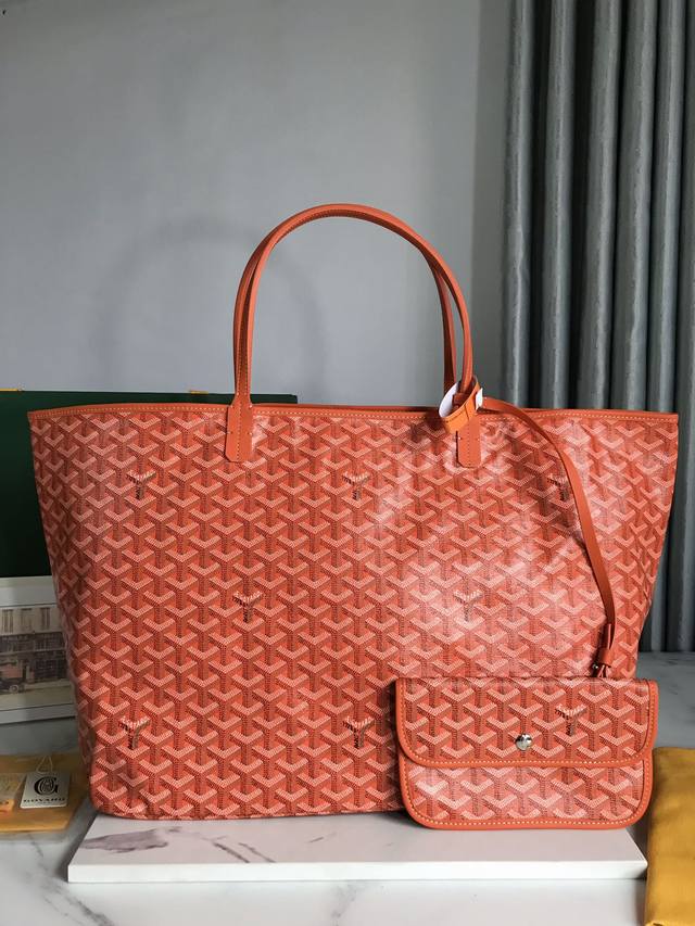 正品级 Tote 升级配包夹 Goyard 戈雅 经多次研究与改良,不断提升面料与皮质,全方位独家定制只为不断达到客户的高品质要求 底布采用与zp一致的定制高品 正品级 Tote 升级配包夹 Goyard 戈雅 经多次研究与改良,不断提升面料与皮质,全方位独家定制只为不断达到客户的高品质要求 底布采用与zp一致的定制高品
