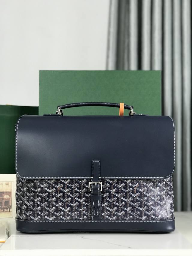 正品级 Goyard全新citadin邮差包 #Goyard Citadin# 名称源于法语“都市人”的释义，配备可拆卸肩带，既可作为手提公文包用于商务外出，又