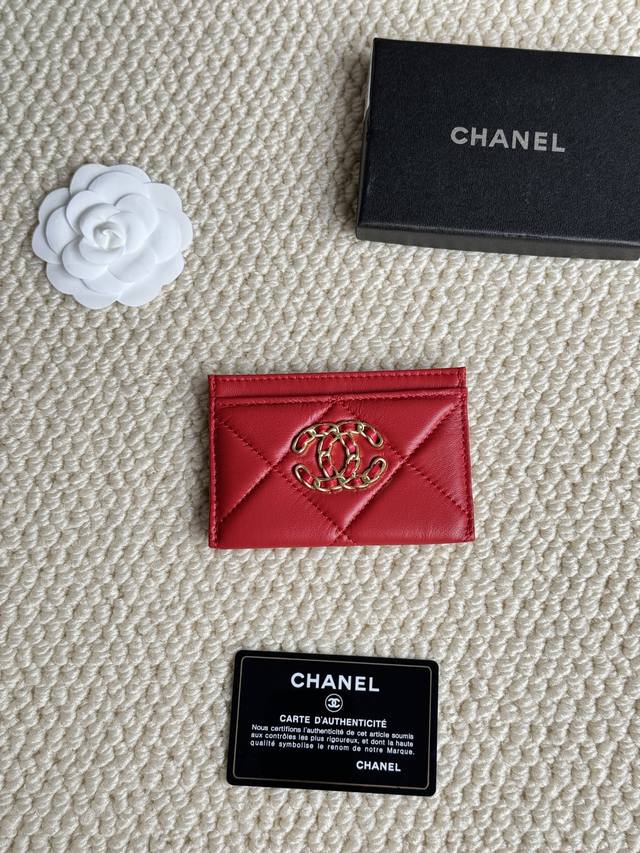 Chanel 经典羊皮卡包 香奈儿专柜新款卡包 款号:A P1167 尺寸:7.5 × 11.2 × 0.5 Cm 做工精细 品质高端