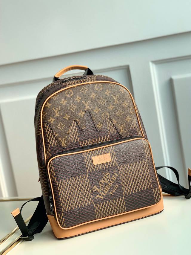 顶级原单实拍图新款来袭 本款 Campus 双肩包 N40380 联名双肩包的 Damier Infini 光泽，品经牌典 Damier 棋盘格以纹压质感重新演