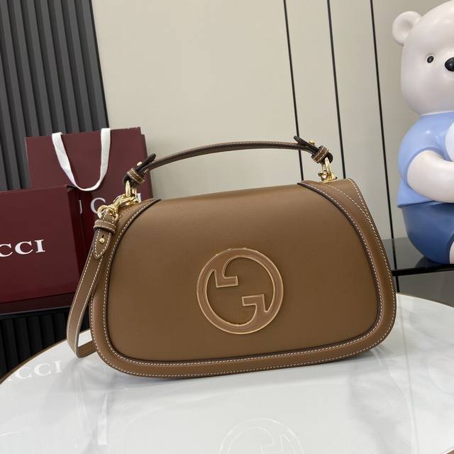 配全套原厂绿盒包装 新款 Gucci Blondie系列中号手提包 Gucci Blondie系列全新手袋饰有在20世纪70年代初期首次亮相的品牌系列经典标识，