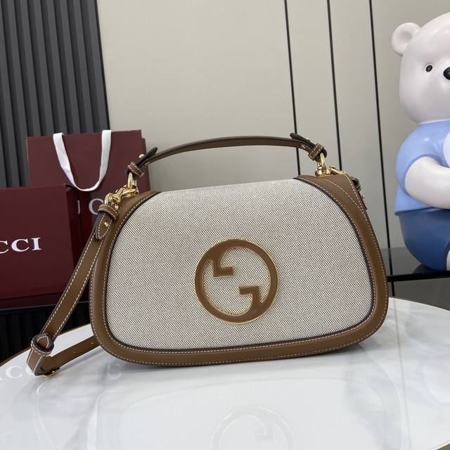 配全套原厂绿盒包装 新款 Gucci Blondie系列中号手提包 Gucci Blondie系列全新手袋饰有在20世纪70年代初期首次亮相的品牌系列经典标识，