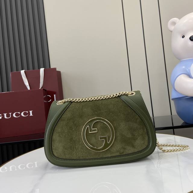 配全套原厂绿盒包装 新款 Gucci Blondie系列小号肩背包 Gucci Blondie系列全新手袋饰有在20世纪70年代初期首次亮相的品牌系列经典标识，