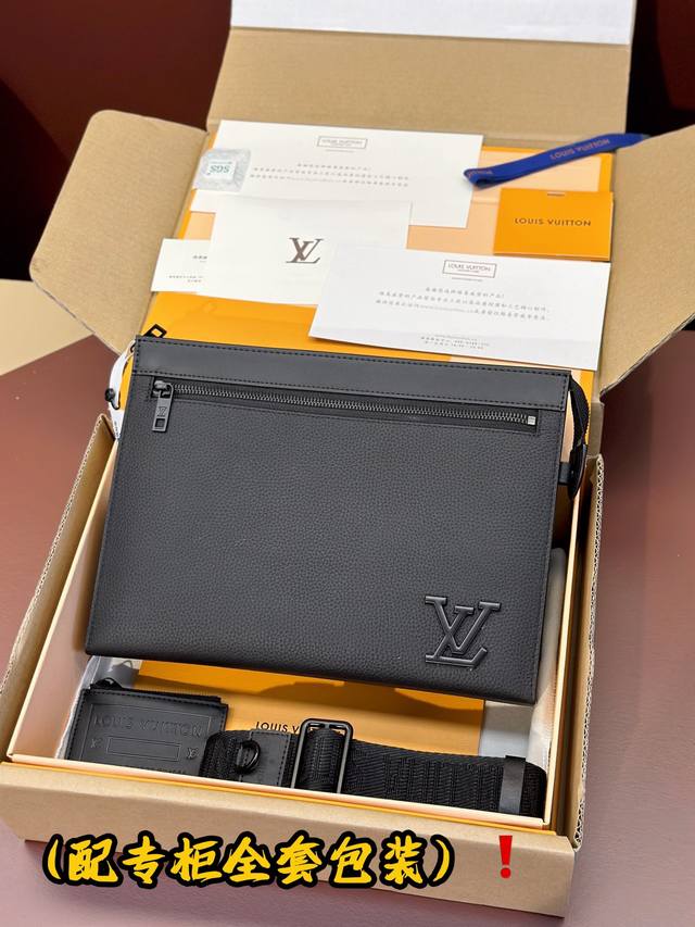 出厂价 升级版本m59329！Messenger Voyage 手袋、全新 Messenger Voyage 手袋以前卫模块化理念重释路易威登 Pochette