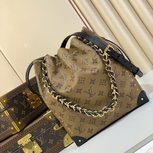 顶级原厂 Noé Trunk 水桶小号手袋 M13324 黄花 铆钉 2025 Cruise 早春系列重绎经典 Noé 手袋，为 Trunk 家族再添新成员。M