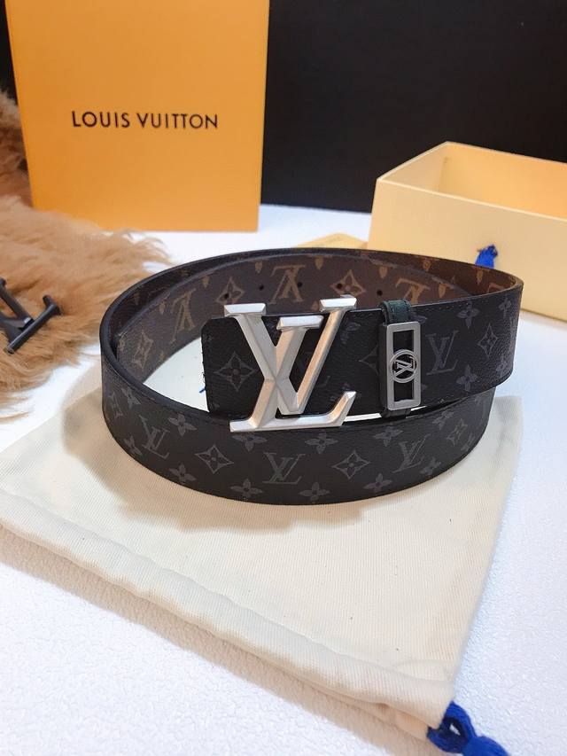 配正版包装，Lv路易威登正版同步立体纯钢扣，版型高档时尚，双面原厂面料，看工艺皮质即知，精细打磨五金扣件，好货上手即知， 制作工艺考究 媲美正品无压力 ，宽度4