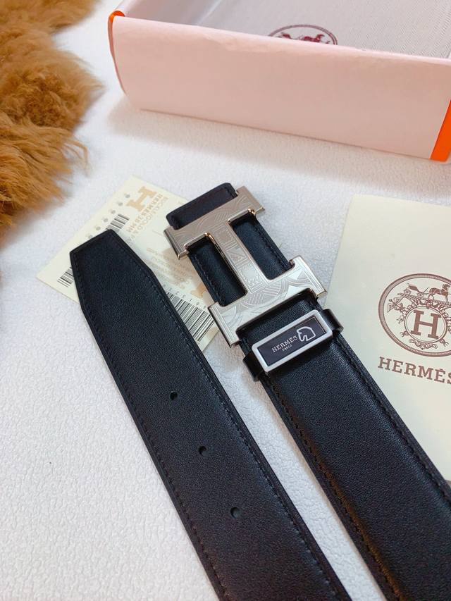 配正版包装，爱马仕正版同步精品纯钢扣，拉丝马拉车版型高档时尚，看工艺即知，镀钯电镀五金扣件，双面进口头层皮料，好货上手即知， 制作工艺考究 媲美正品无压力 ，宽