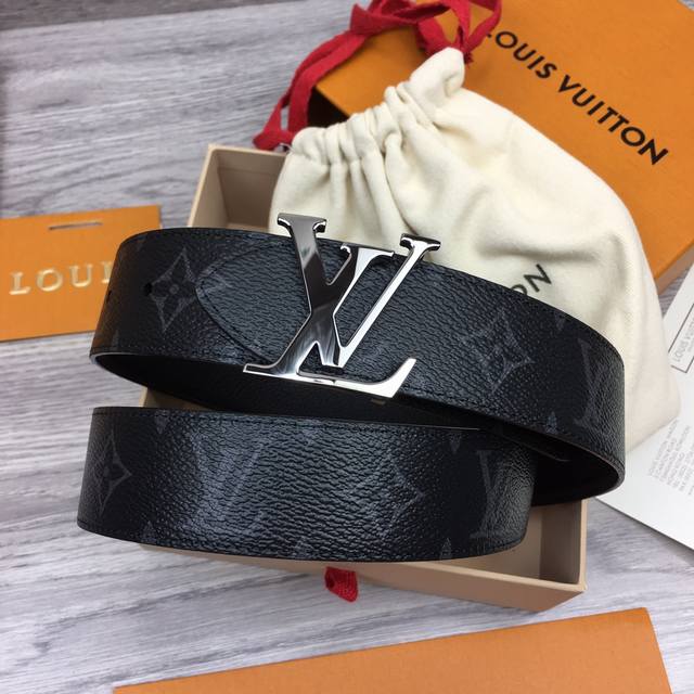 Lv 意大利进口专柜专用monorgan涂层帆布配荔枝纹底，搭配真空电镀亮面纯铜扣，经典款式，专柜有售，市场顶级品质，支持验货 配送全套专柜包装，宽度 3.5C