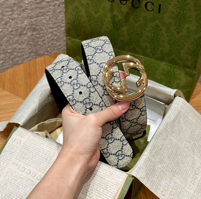 Gucci 意大利进口专柜专用印花帆布配头层皮底,搭配真空电镀亮面纯铜扣,官网新款,专柜有售,市场顶级品质,支持验货 配送全套专柜包装,宽度 4.0Cm Gucci 意大利进口专柜专用印花帆布配头层皮底,搭配真空电镀亮面纯铜扣,官网新款,专柜有售,市场顶级品质,支持验货 配送全套专柜包装,宽度 4.0Cm