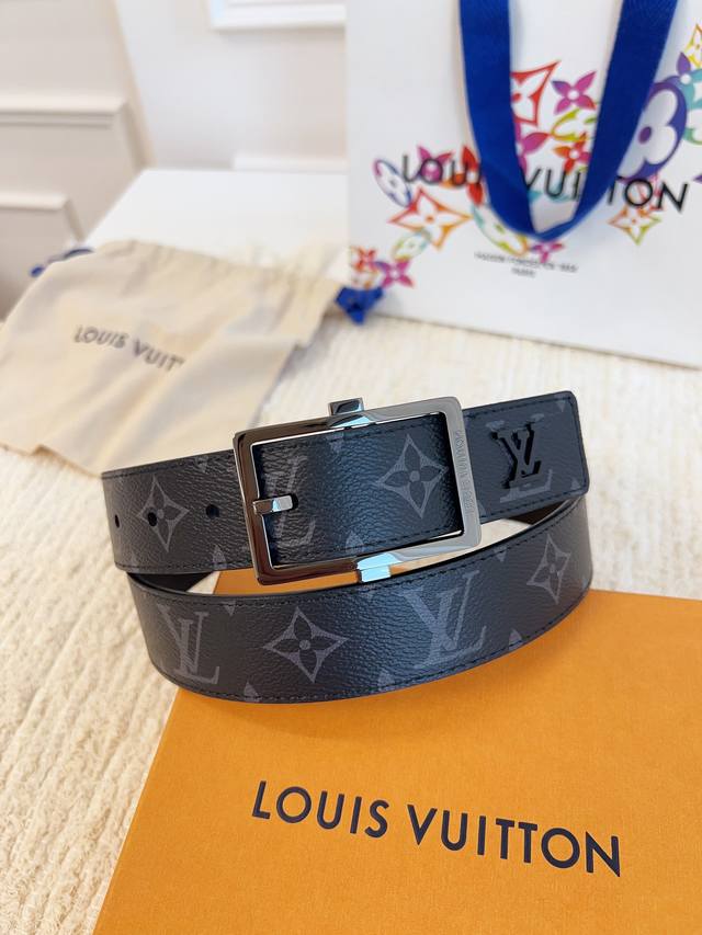 Lv -意大利进口专柜专用monorgan涂层帆布配头层皮底,搭配真空电镀亮面纯铜针扣,官网新款,专柜有售,市场顶级品质,支持验货 配送全套专柜包装,宽度 3. Lv -意大利进口专柜专用monorgan涂层帆布配头层皮底,搭配真空电镀亮面纯铜针扣,官网新款,专柜有售,市场顶级品质,支持验货 配送全套专柜包装,宽度 3.